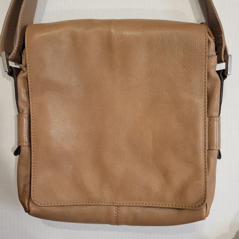VELEZ supple leather Messenger crossbody bag. vintage Hippie boho style